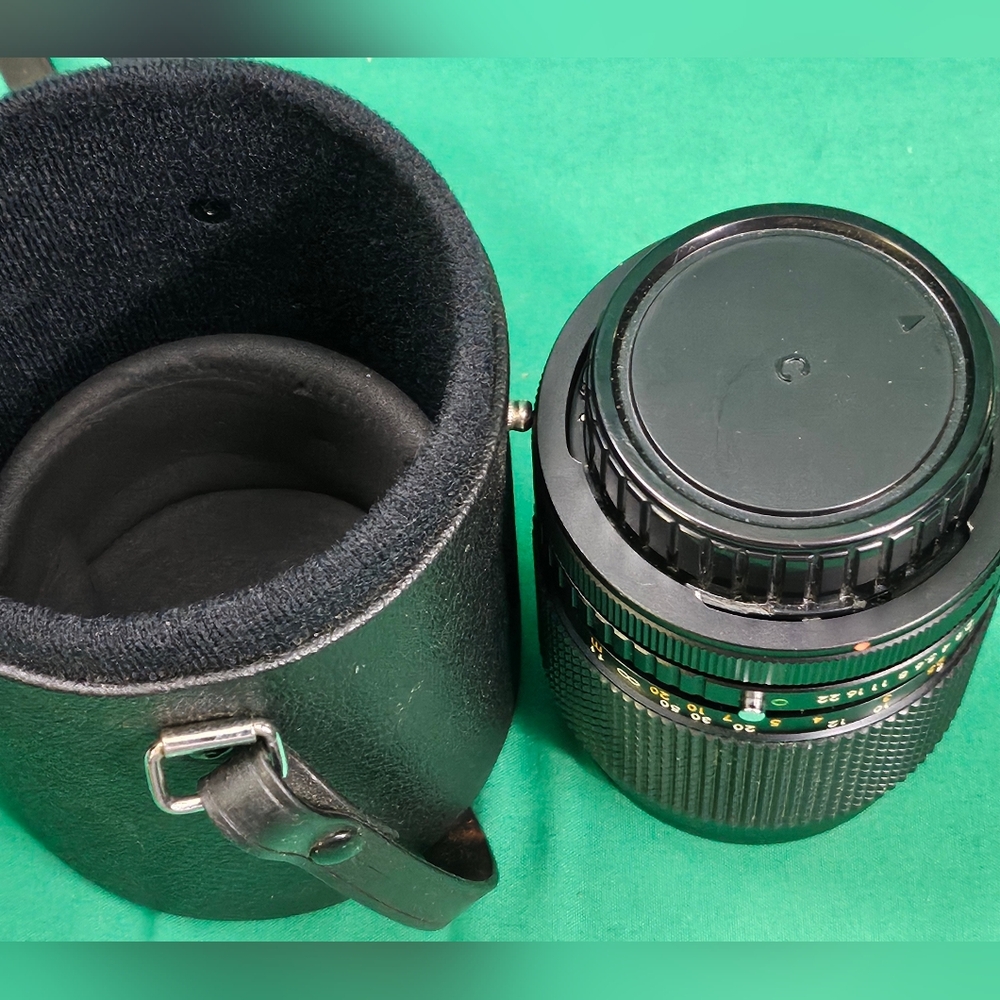 Deitz 135mm MC Zoom‎ 1:2.8 Camera Lens Canon FD Mount With Case No. 815359